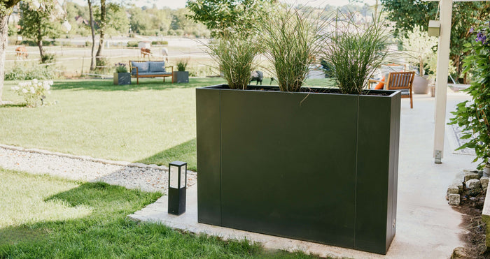 Durability in the garden: Metal raised beds compared to wood and plastic