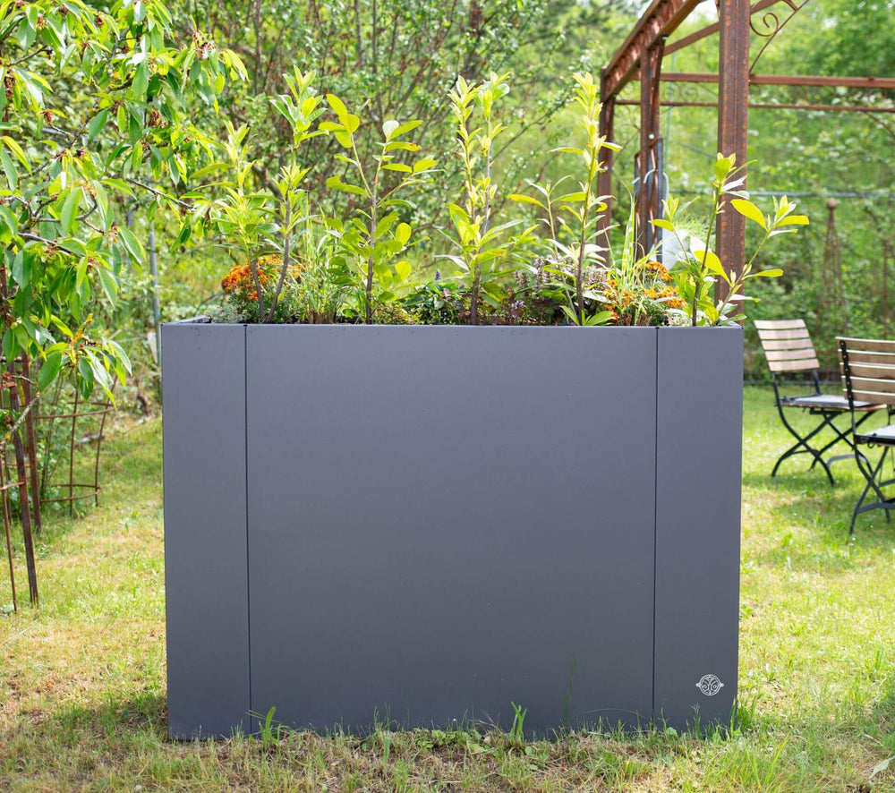 Hochbeet Manarola freistehend in einem Garten mit ELEO Pavillon | Pulverbeschichtet anthrazit